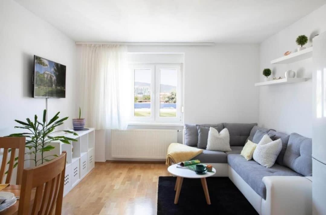 Tesla Apartment Urban Stay Zagabria Esterno foto