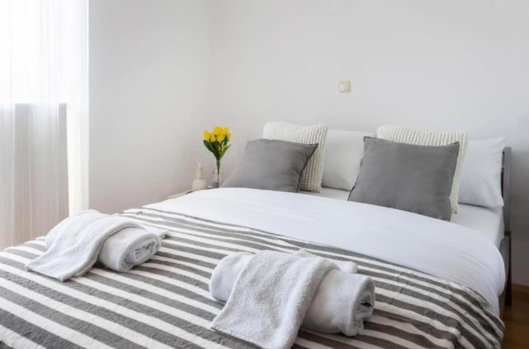 Tesla Apartment Urban Stay Zagabria Esterno foto